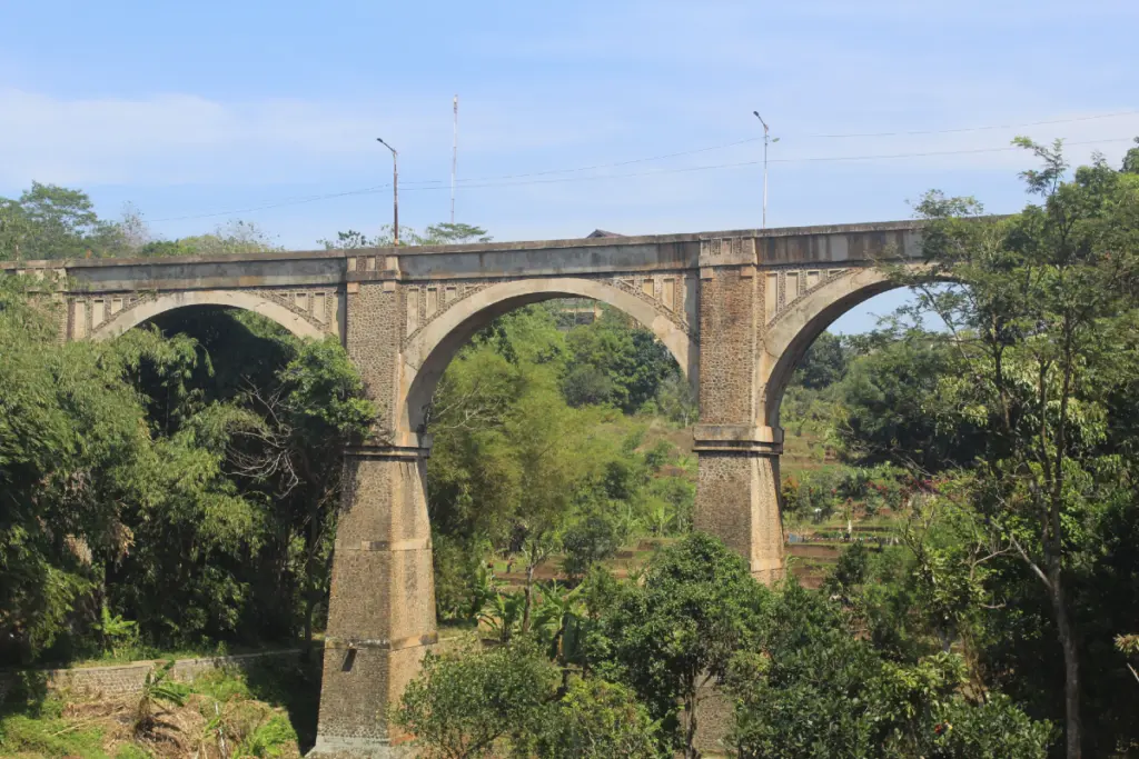 Jembatan Cincin Jatinangor saksi bisu perubahan wajah Jatinangor (Wikimedia Commons)