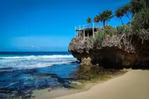 Pantai Ngobaran: tempat sang raja terakhir Majapahit terbakar dan moksa