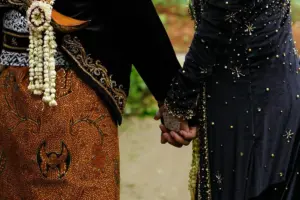 Piring terbang, istilah di hajatan Jawa Tengah yang masih membingungkan bagi orang luar Mojok.co