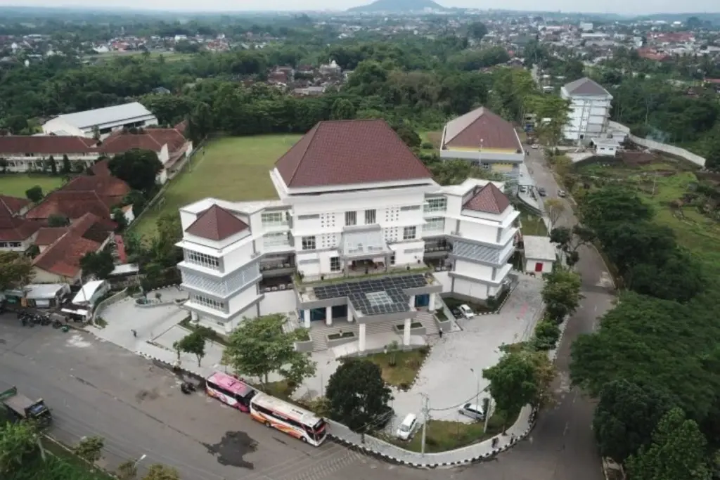 4 singkatan Universitas Tidar Magelang yang terdengar asbun, tapi menghibur Mojok.co