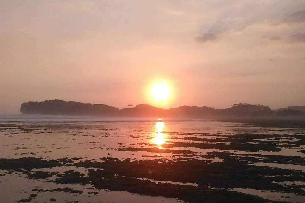 Pantai Slili Gunungkidul indah untuk dikunjungi, tapi jalannya bikin trauma  Mojok.co