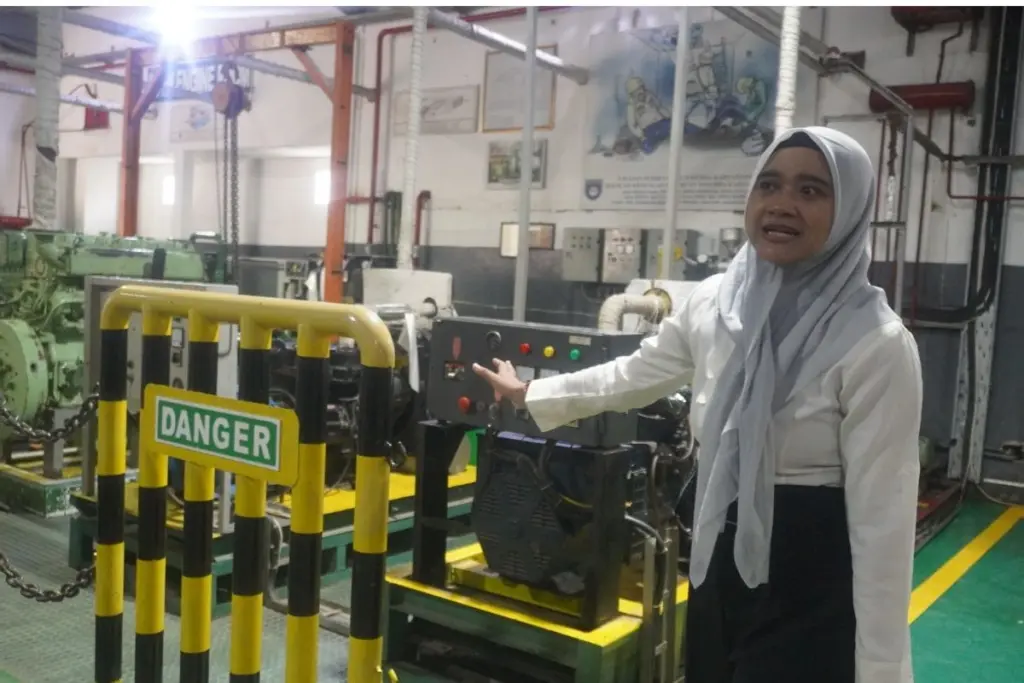 5 jurusan SMK yang cowok banget ini sebenarnya cocok juga dipelajari oleh siswa perempuan Mojok.co