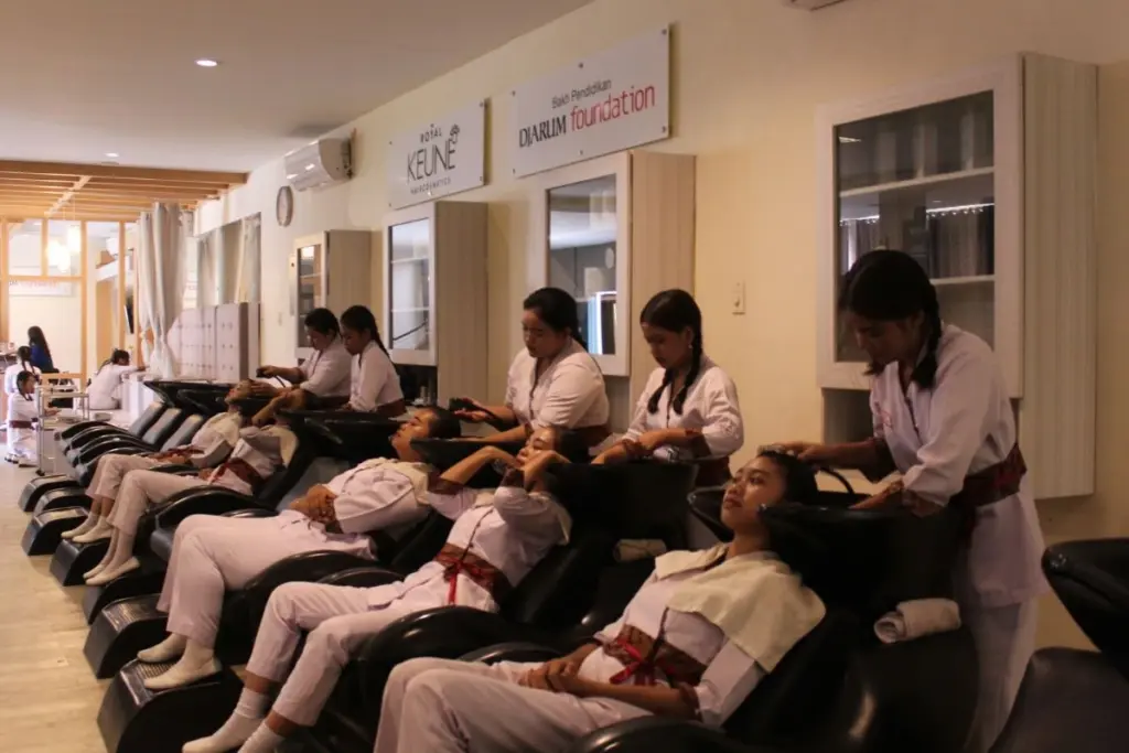 Orang-orang yang lanjut SMK sebenarnya lebih cerdik daripada mereka yang masuk SMA Mojok.co