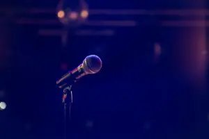 Ini pengajian atau konser dangdut? Kok biduannya lebih ditunggu daripada ilmunya?