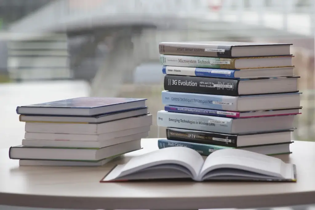 5 cara halus dosen mewajibkan mahasiswa beli bukunya, padahal di RPS nggak ada
