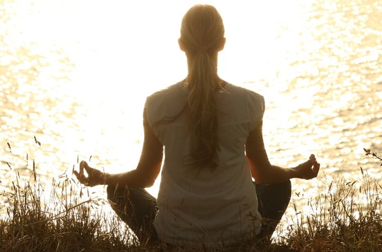 Yoga dan Spiritualisme Karbitan