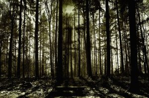Pocong Hutan dan Hantu Wanita Penggemar Sepak Bola
