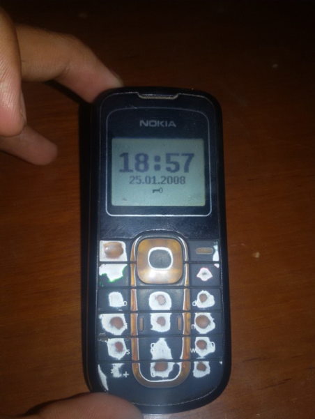 Penampakan ponsel Nokia 1202