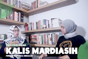 Kalis Mardiasih dan Tamu Rahasia yang Tak Rahasia-Rahasia Amat