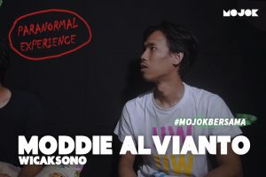 Pengalaman Tinggal Delapan Tahun di Rumah Berhantu #MojokBersama
