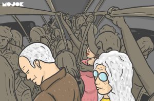 Derita Kaum Lansia yang Naik Kereta Commuter Line