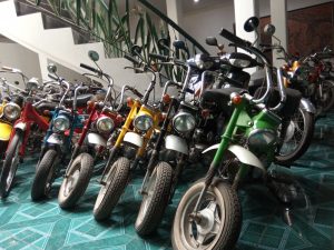 Museum Motor Merpati berisi motor-motor tua koleksi pribadi Pak Handoko. Foto oleh Riyanto/Mojok.co