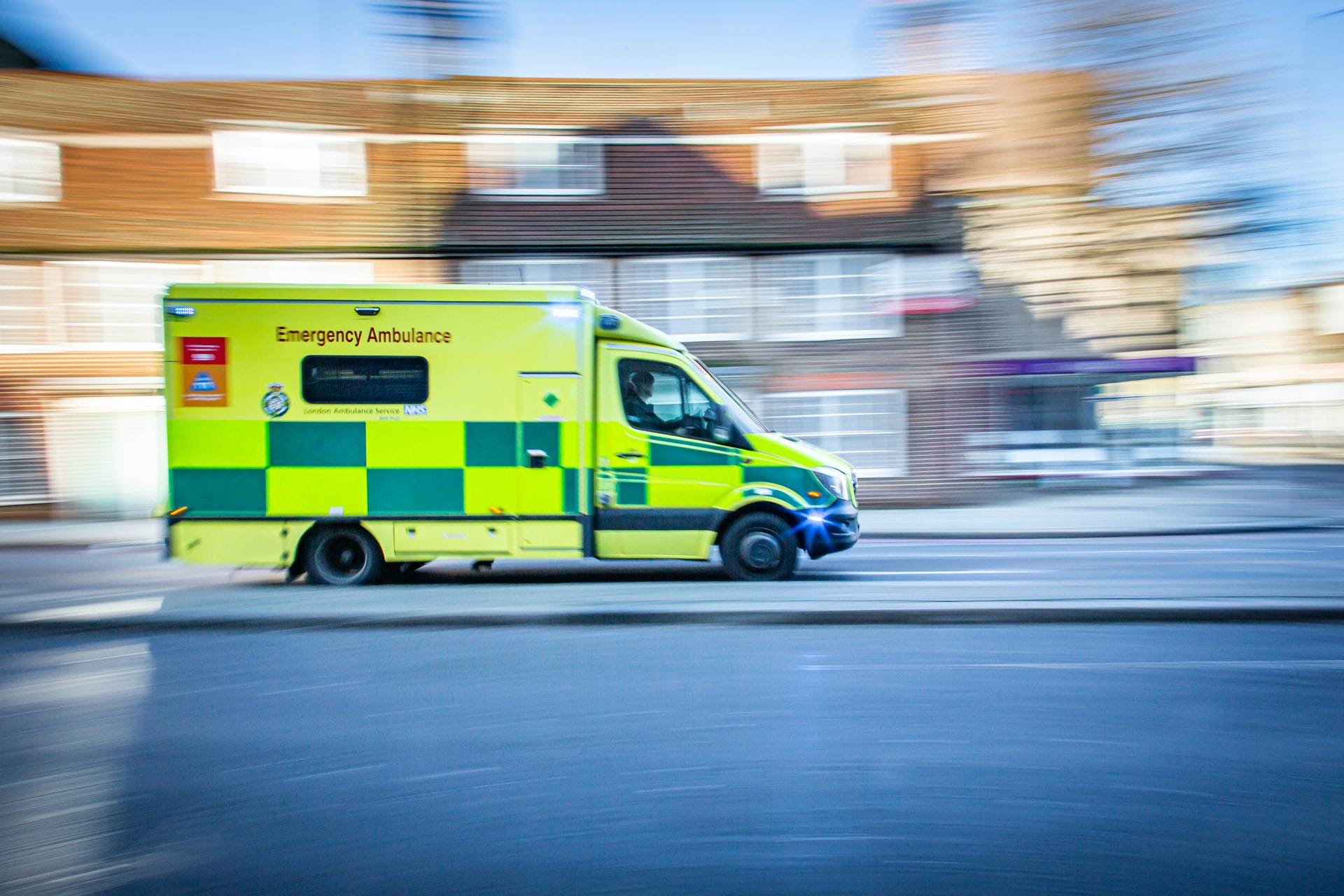 Cerita Sopir Ambulan Mengantar Jenazah Pasien Covid-19 yang Hampir Disabet Clurit