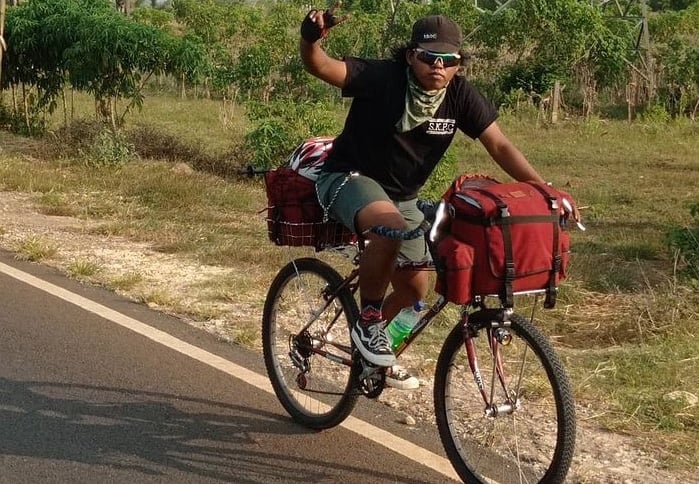 Ekspedisi Menjelajah Indonesia dengan Sepeda dan Impian Nur Kholis