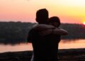 Cerita Pemberi Jasa Cuddle Care yang Tak Suka Sentuhan dan Pria Kesepian yang Ingin Dipeluk 