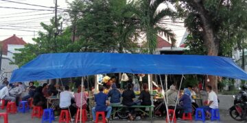 Angkringan Cak Mis Surabaya: Jual Krisdayanti, Kulit Landak, hingga Ati Celeng