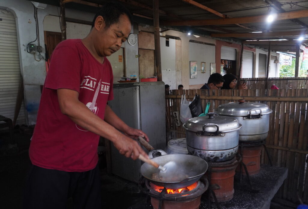Sleman Punya Entok Slenget Kang Tanir, Kuliner Pedas di Jogja Utara