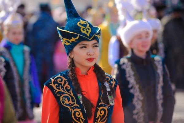 perempuan kazakhstan