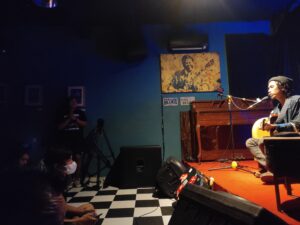 Bagus Dwi Danto tampil di Warung Blues Omah Cepit Mojok.co