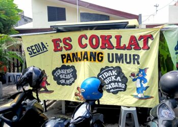 Dua Warung Es Cokelat di Surabaya, Cuma Punya Satu Menu Sejak 1950