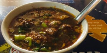 Warung Tauto H Kunawi di Pekalongan Ini Menjelaskan Kenapa Soto Berbumbu Tauco