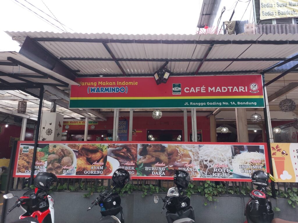 Cafe Madtari mojok.co
