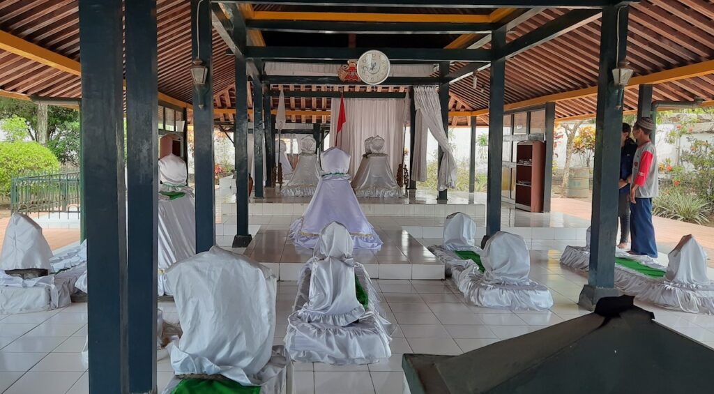 Makam Wotgaleh: Panglima Mataram dan Pesawat Terbang yang Jatuh Jika Melintas