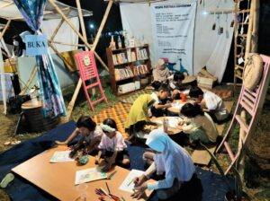 perpustakaan keliling vespa pustaka indonesia mojok.co