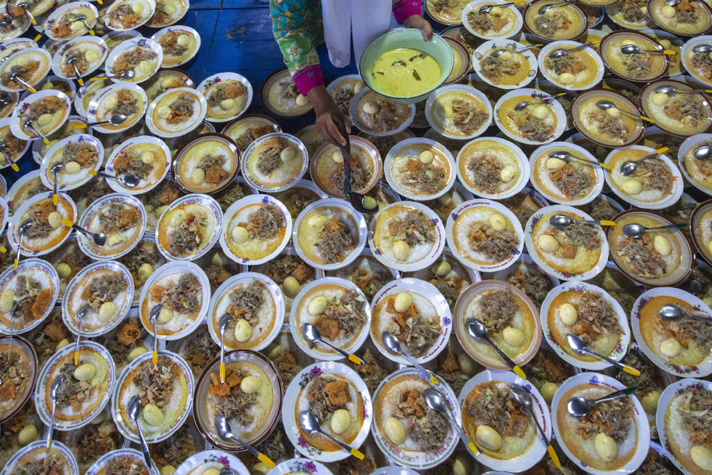 bubur sayur lodeh tradisi ratusan tahun dari masjid di Bantul