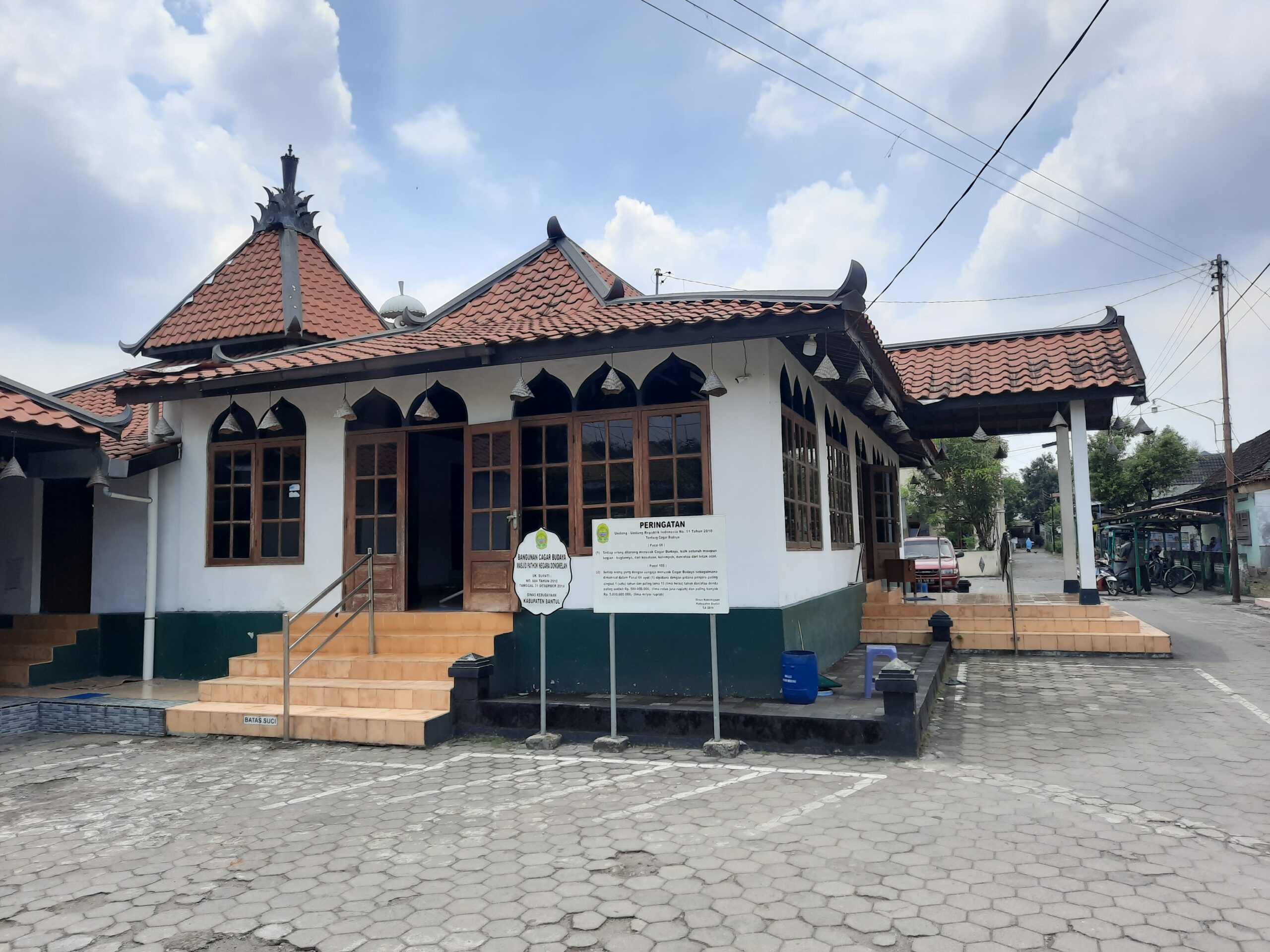 Masjid Pathok Negara Dongkelan dan Misteri Jago Wiring Kuning