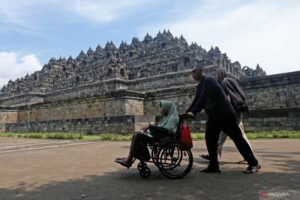 Jutaan Pengguna Jalan Tol Jadi Alasan Luhut Naikan Tiket Candi Borobudur