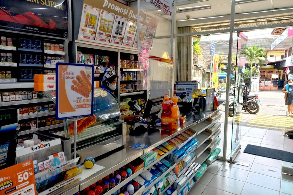 Tipe Pelanggan Merepotkan Menurut Kasir Indomaret Dan Alfamart tipe-pelanggan-merepotkan-menurut-kasir-indomaret-dan-alfamart