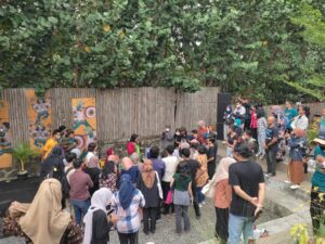 Mengonsumsi Pangan Lokal, Menyelamatkan Bumi dan Merawat Tradisi