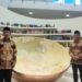 Menko Bidang Pembangunan Manusia dan Kebudayaan Indonesia, Muhadjir Effendy dan Ketum PP Muhammadiyah melihatMuseum Muhammadiyah di Kampus UAD, Senin (14:112022). (Yvesta Ayu/Mojok.co)