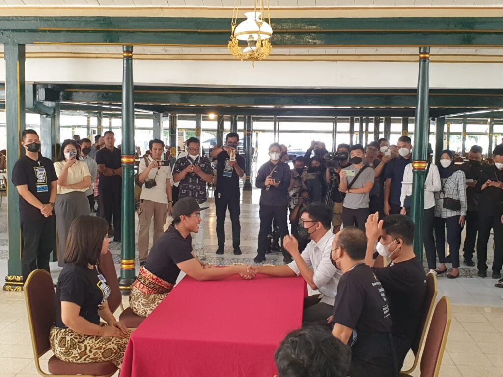 akad nikah kesang-erina di royal ambarrukmo mojok.co