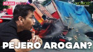 Pajero Arogan dan Semiotika Bocil Membakar Bus Parpol