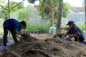 Kompos di Kupas Panggungharjo. MOJOK.CO