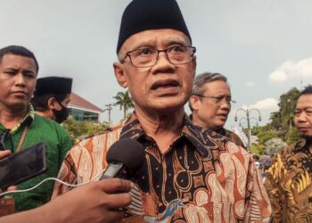 Ketum PP, Muhammadiyah, Haedar Nashir menyampaikan komentar terkait larangan bukber pejabat di UMY, Jumat (24/03/2023). MOJOK.CO
