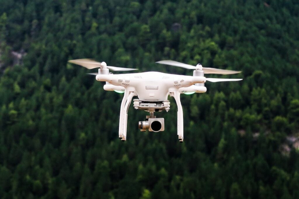 8 Tips Memilih Drone yang Bagus. MOJOK.CO