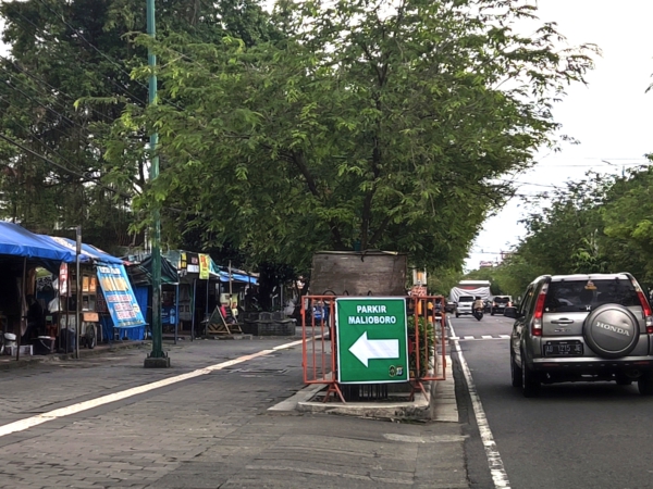 Aturan Tarif Parkir Swasta di Jogja yang Naik Lima Kali Lipat Selama Lebaran. MOJOK.CO