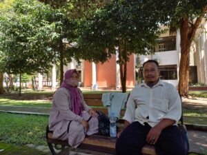 Kisah Kholik Ahmad, Naik Bus dari Nganjuk Menemani Putri Pertamanya Tes UTBK di UGM