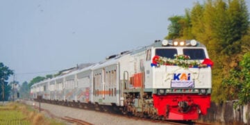 KAI Pandalungan, kereta dengan rute terjauh di Indonesia. MOJOK.CO
