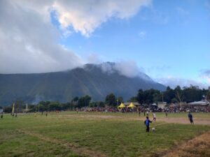 Menikmati Kegilaan Sepak Bola di Kaki Gunung Rinjani