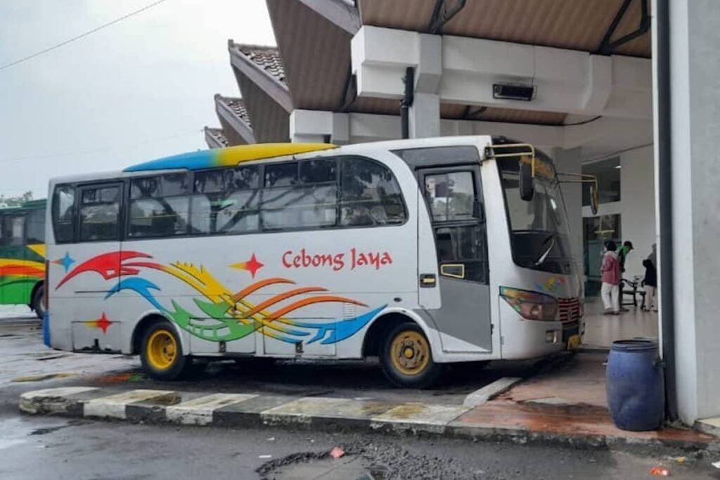 Kisah di Balik PO Cebong Jaya, Penguasa Jalur Wonosobo-Purwokerto yang Melegenda. MOJOK.CO