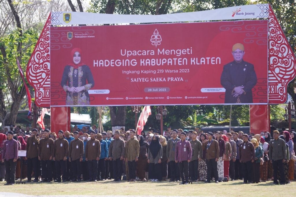 Nuansa Budaya Jawa Warnai Upacara Hari Jadi ke-219 Kabupaten Klaten. MOJOK.CO