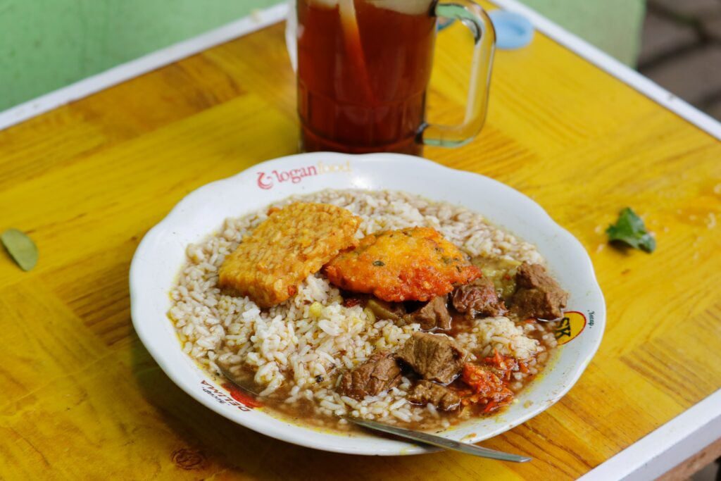 nasi rawon rm duta mojok.co