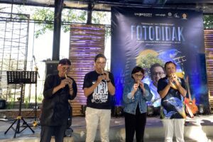 Pembukaan pameran Anang Batas di UGM dengan meniup seruling, Sabtu (12/8/2023)