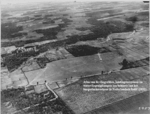 Peta udara yang menggambarkan lapangan udara dengan landasan rumput di Desa Sendowo yang kemudian di kenal dengan Sekip UGM ditahun 1931. (dok. Roemah Tua) MOJOK.CO