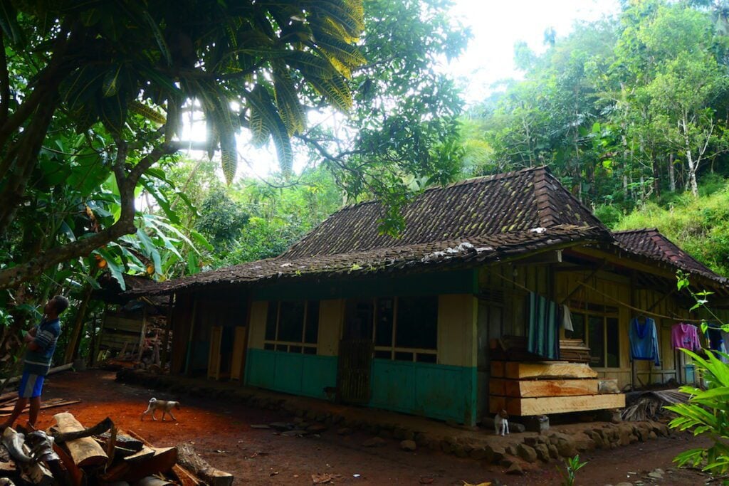 Mengungkap Alasan Keluarga Terakhir di Kampung Mati Kulon Progo Pindah Rumah. MOJOK.CO