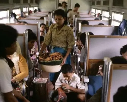 Nostalgia 3 Kuliner Kereta Api Tempo Dulu yang Secara Tampilan Sad Food tapi Rasa Yahud mojok.co